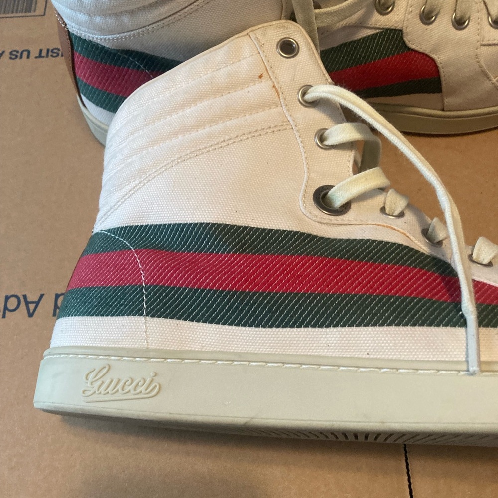 Men's White Sneakers with Green and Red Stripes